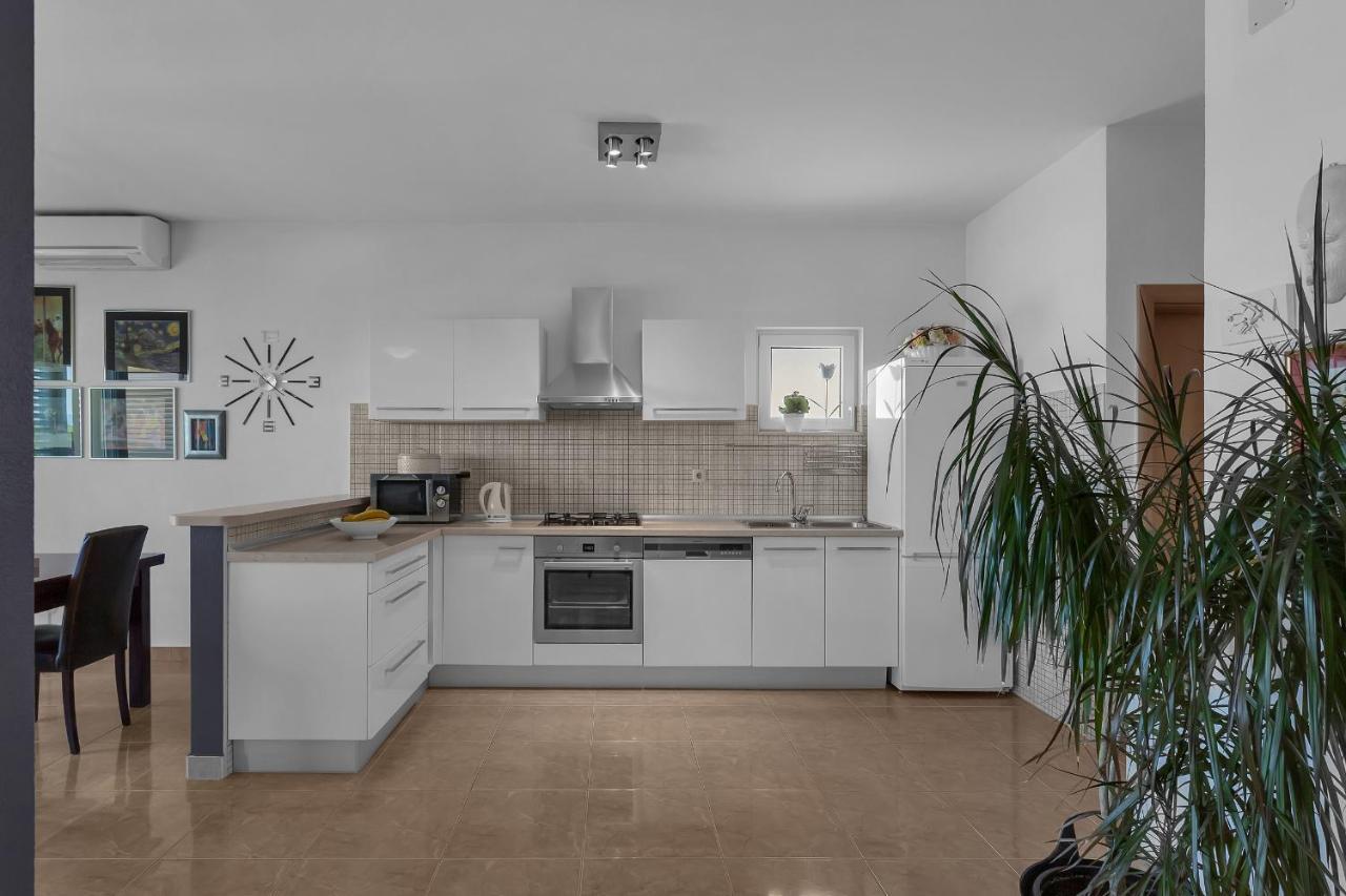 Stunning City View Apartment Makarska Extérieur photo